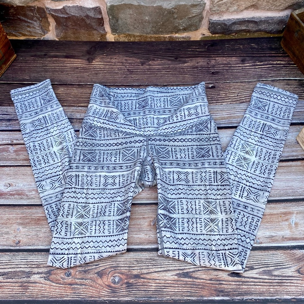 ✨NIYAMA SOL MOONFLOWER TRIBAL PRINT BAREFOOT FULL LENGTH LEGGINGS XS - Picture 1 of 9